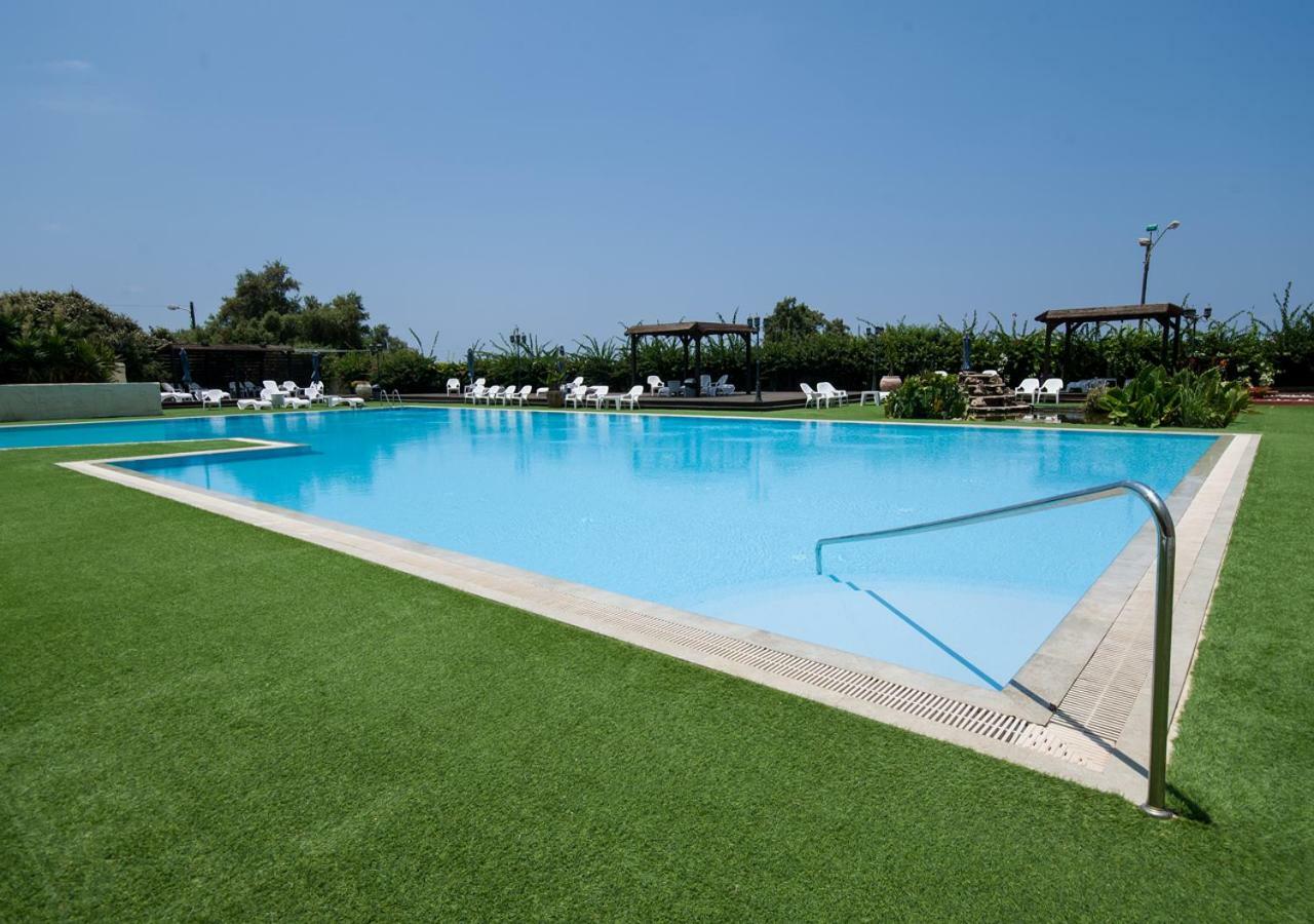 Ha-Aliya Sea View Apartment Nahariya Luaran gambar