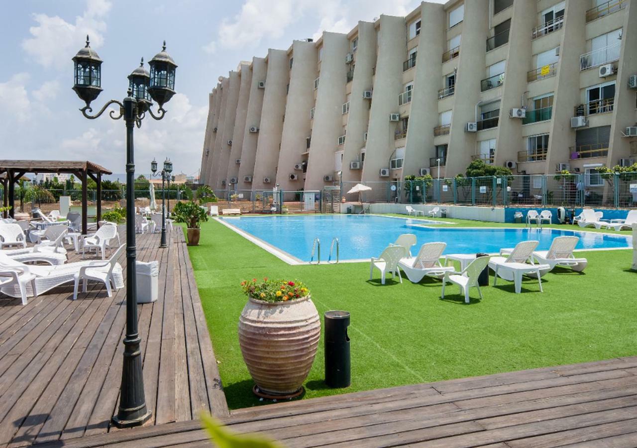 Ha-Aliya Sea View Apartment Nahariya Luaran gambar